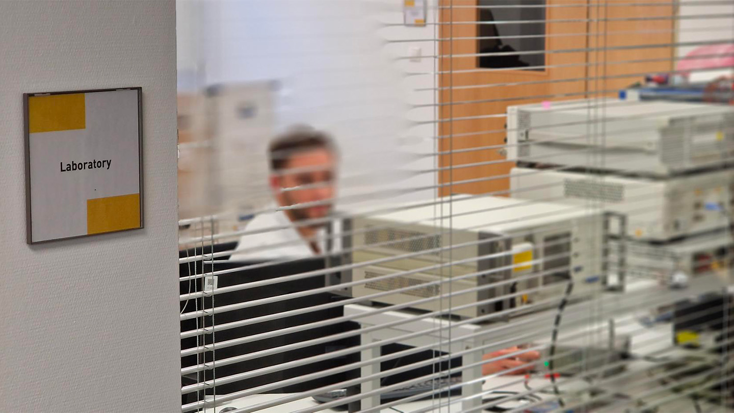 esz Labor in Budpest